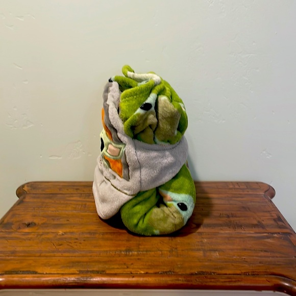 Disney Baby Yoda blanket. - Picture 2 of 4
